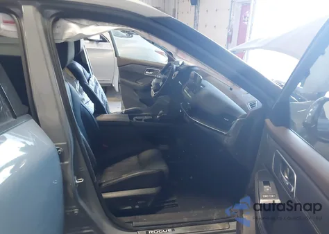 2022 Nissan Rogue Platinum Intelligent Awd z USA, uszkodzony, nr VIN JN8BT3DD2NW270533